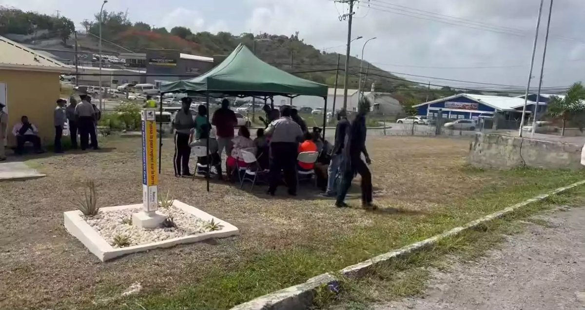 Officers Stage Sit-In at Police HQ Demanding Overseas Care for Injured Sergeant