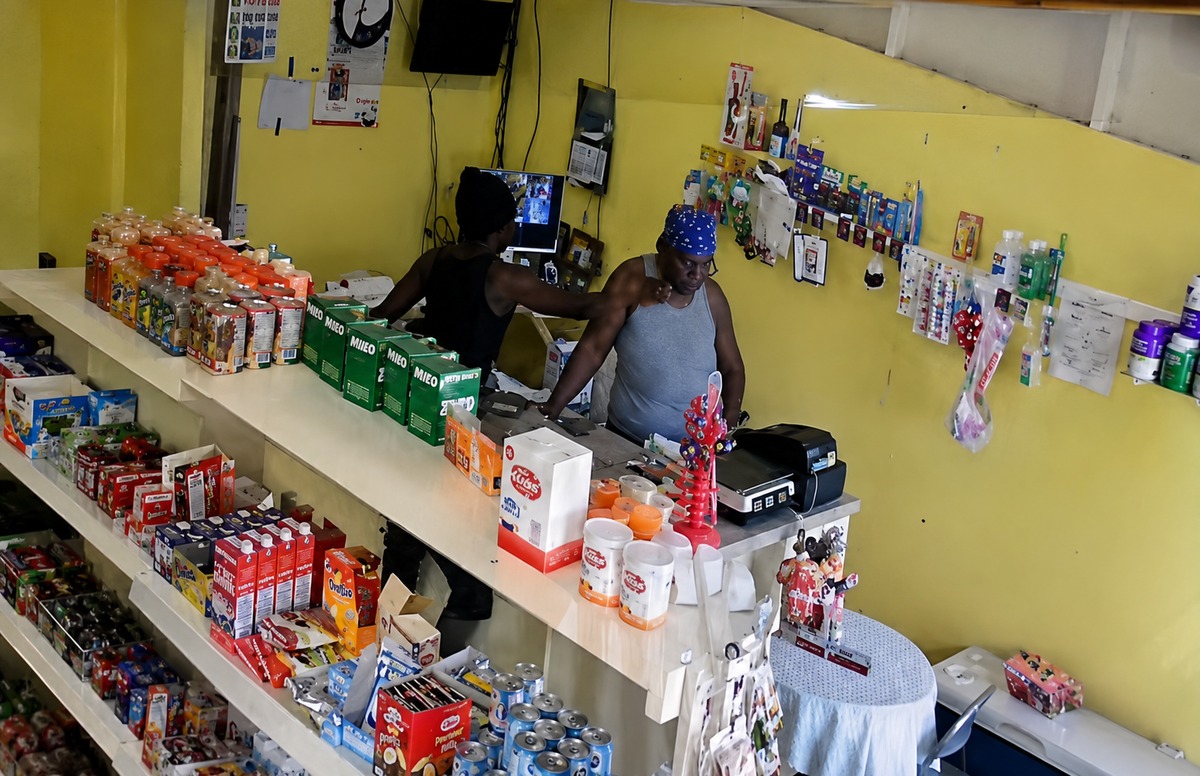 Police Target Rise in Chain-Snatching as PM Browne Points to Teenage Offenders