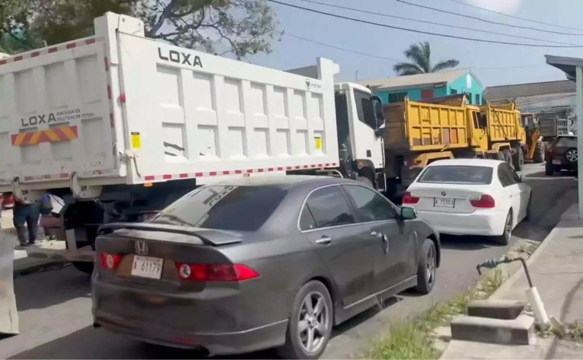 Public Works Management Holds Crisis Talks After Truckers Block Ministry Road