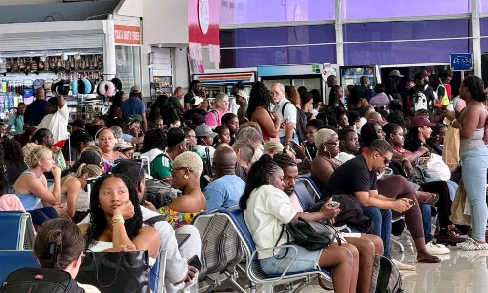 LIAT Passengers Stranded for Hours Amid Communication Failures on St Kitts Flights