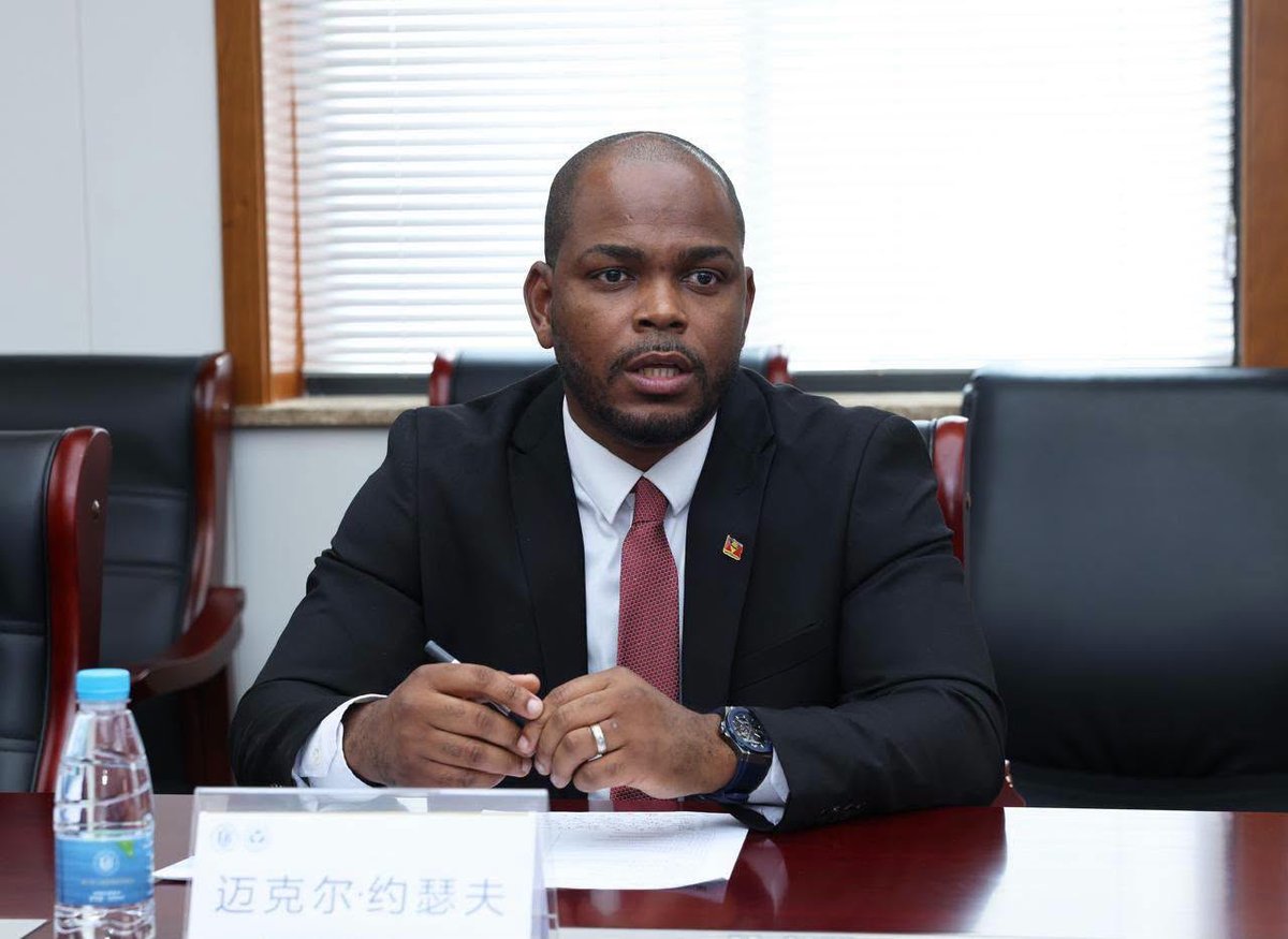 Antigua Health Minister Pursues Partnership with China's Zhejiang People's Hospital