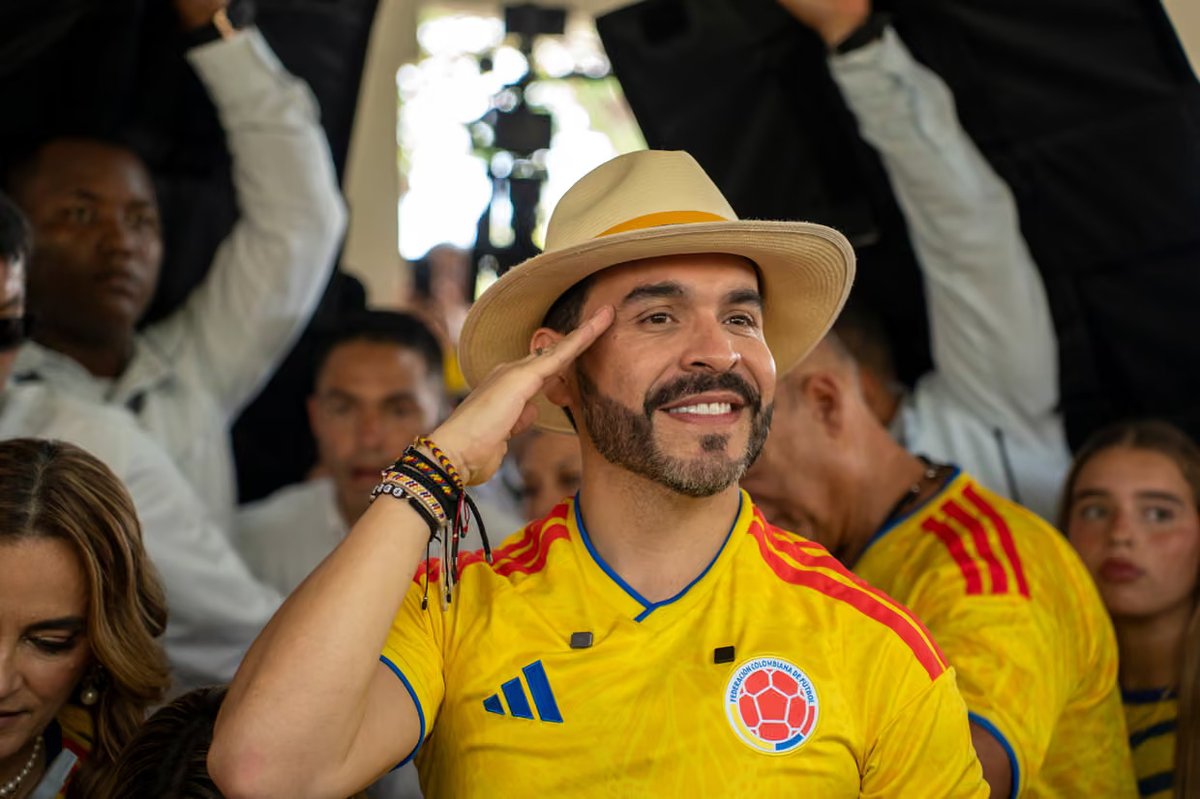 Conservative Outsider Wins Colombia Presidency in Tight Runoff Vote