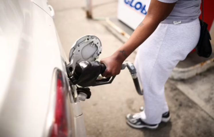 US Average Gas Price Dips Below $4 for First Time Since March