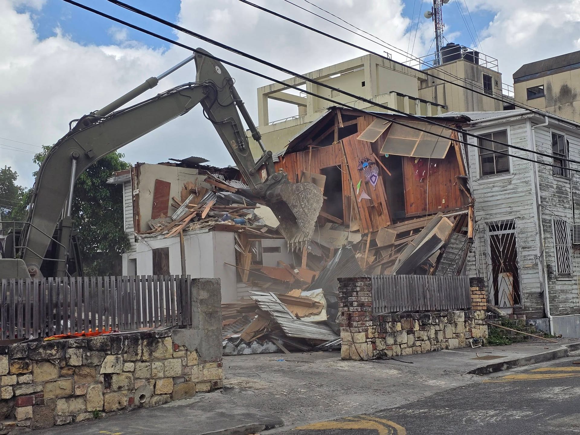 PM Outlines Land Exchange Initiative to Revitalise Derelict Properties Across Antigua and Barbuda